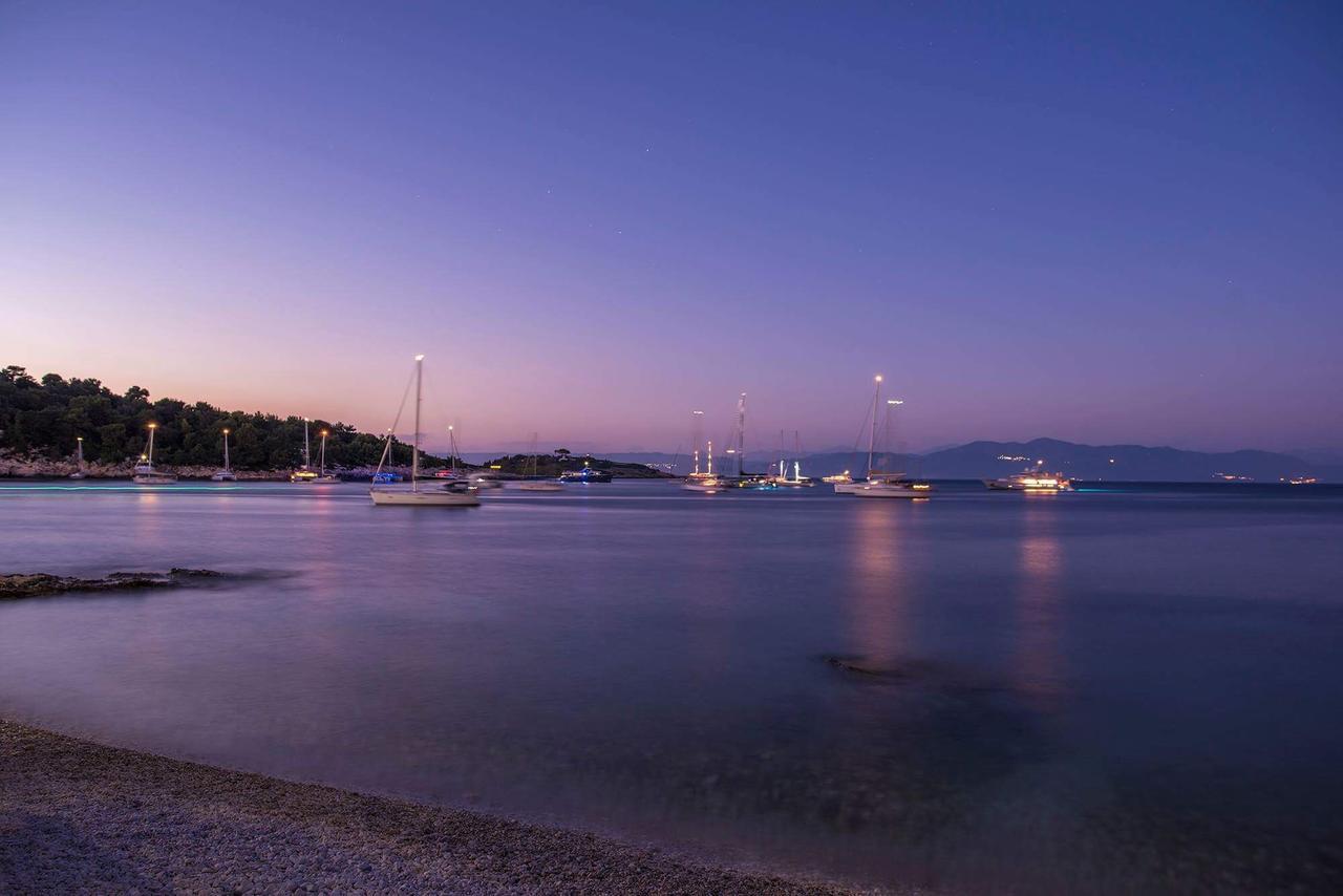 Avali Luxury Houses ガイオス エクステリア 写真